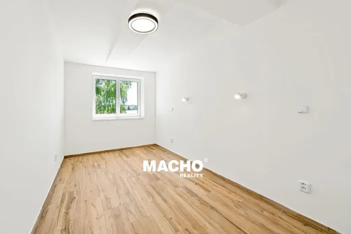 Pronájem bytu 2+kk, Mníšek pod Brdy, 5. května, 53 m2
