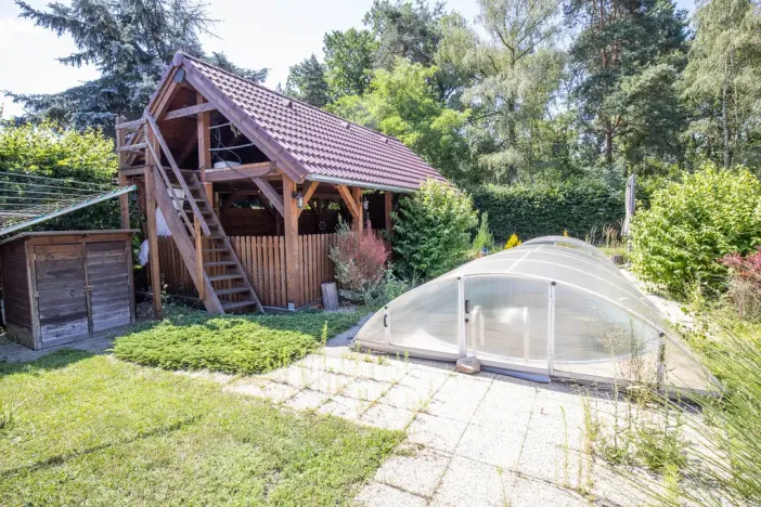 Prodej rodinného domu, Sezemice - Veská, 400 m2