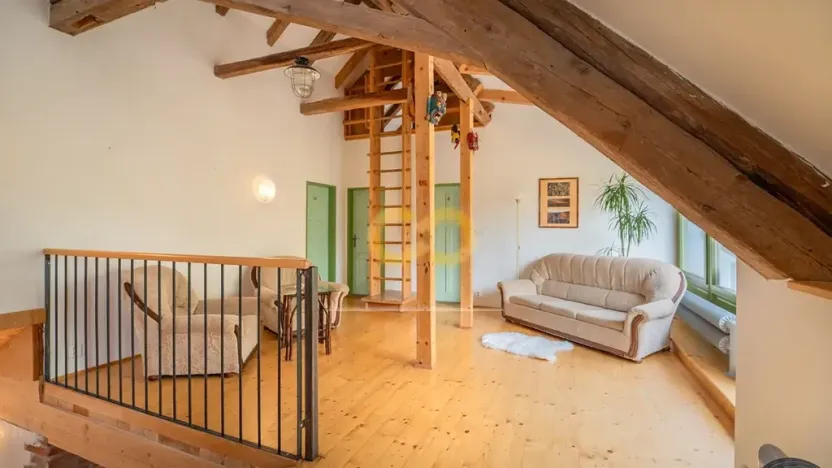 Prodej rodinného domu, Uzeničky, 590 m2