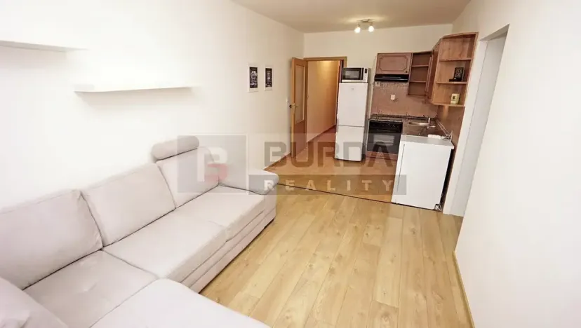 Pronájem bytu 2+kk, Praha - Troja, Hnězdenská, 36 m2