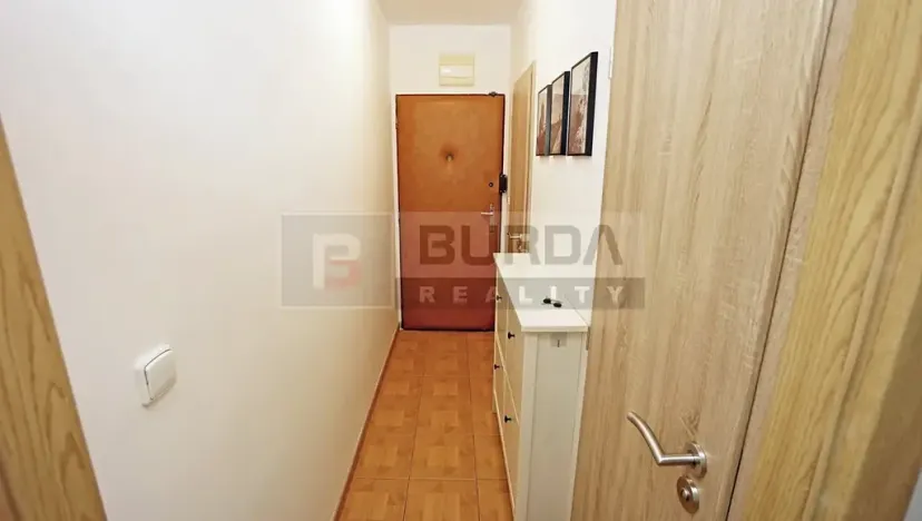 Pronájem bytu 2+kk, Praha - Troja, Hnězdenská, 36 m2