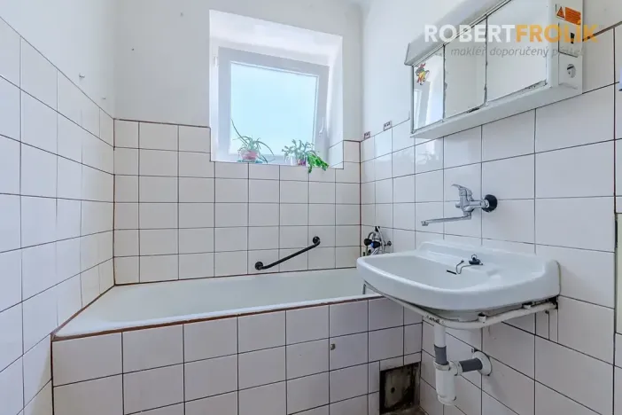 Prodej bytu 2+1, Praha - Bubeneč, Ve struhách, 48 m2