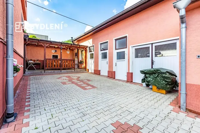 Prodej vícegeneračního domu, Krupka, Budovatelů, 317 m2