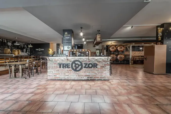 Pronájem restaurace, Praha - Braník, Branická, 610 m2