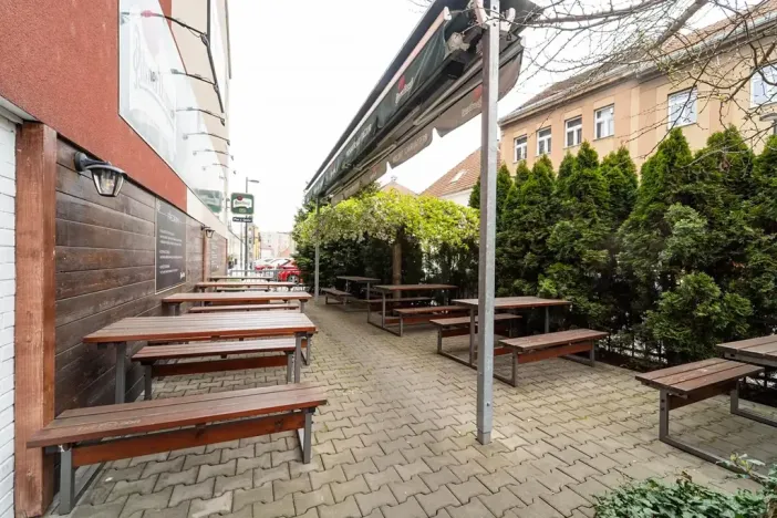 Pronájem restaurace, Praha - Braník, Branická, 610 m2