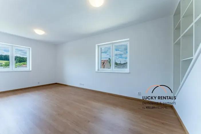 Pronájem bytu 3+kk, Řehenice, 77 m2