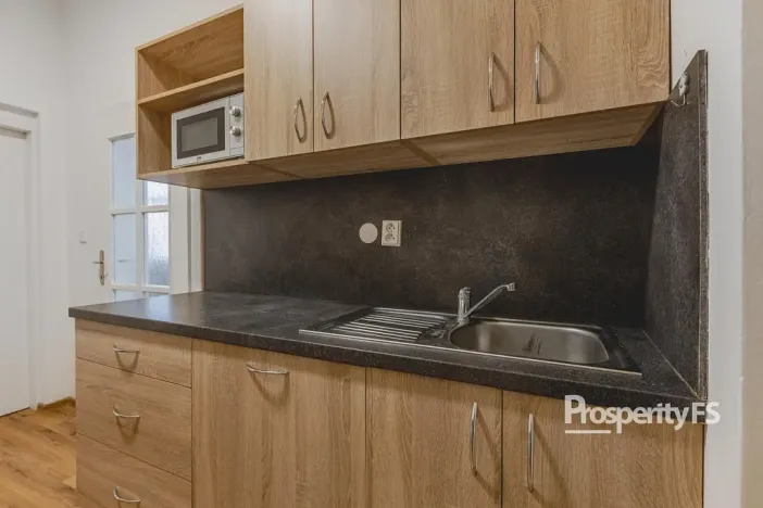 Prodej bytu 3+1, Hostinné, Dolní brána, 67 m2