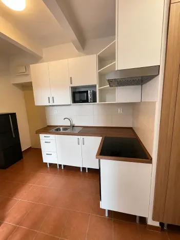 Pronájem bytu 2+kk, Praha - Strašnice, Starostrašnická, 40 m2