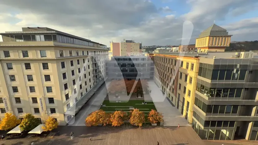 Pronájem kanceláře, Praha - Holešovice, Jankovcova, 653 m2