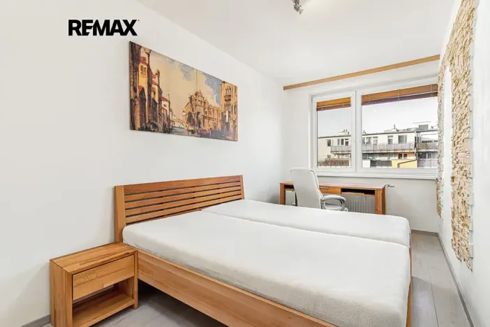 Pronájem bytu 2+kk, Praha - Vysočany, Podkovářská, 54 m2