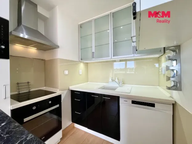 Pronájem bytu 2+kk, Praha - Prosek, Vysočanská, 37 m2
