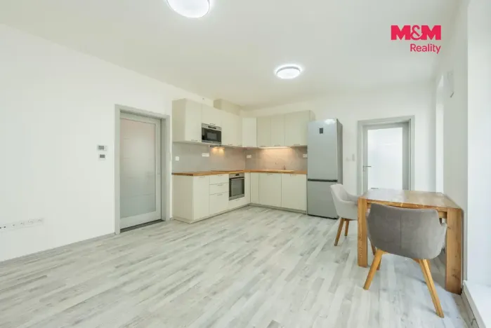 Prodej bytu 2+kk, Kladno, Průchodní, 48 m2