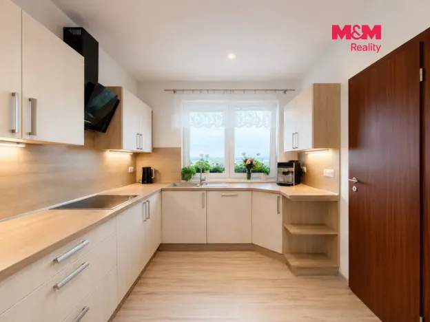 Pronájem rodinného domu, Dobrovice - Holé Vrchy, 120 m2