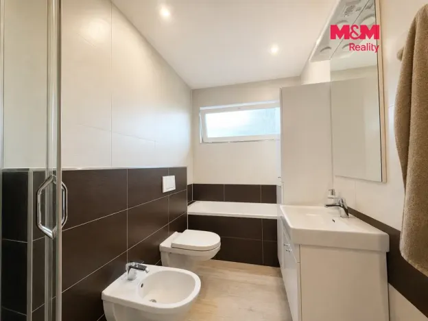 Pronájem rodinného domu, Dobrovice - Holé Vrchy, 120 m2