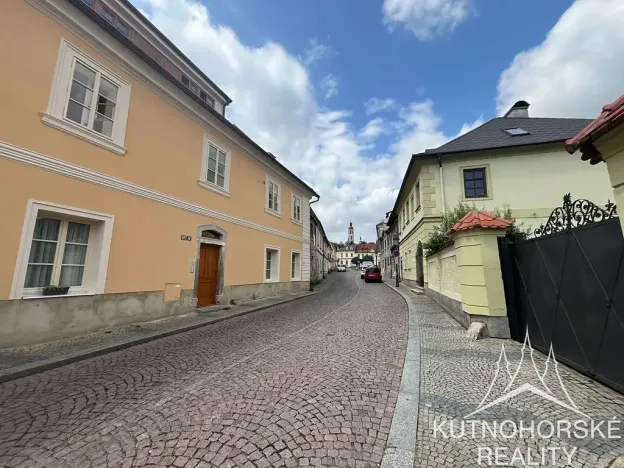 Pronájem garáže, Kutná Hora, Jungmannovo náměstí, 15 m2