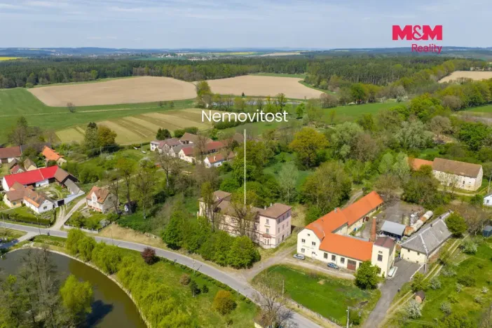 Prodej historického objektu, Dírná - Lžín, 963 m2