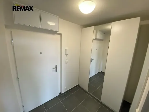 Pronájem bytu 2+kk, Praha - Modřany, Komořanská, 53 m2