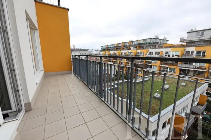 Pronájem bytu 2+kk, Praha - Vysočany, Pod Harfou, 49 m2