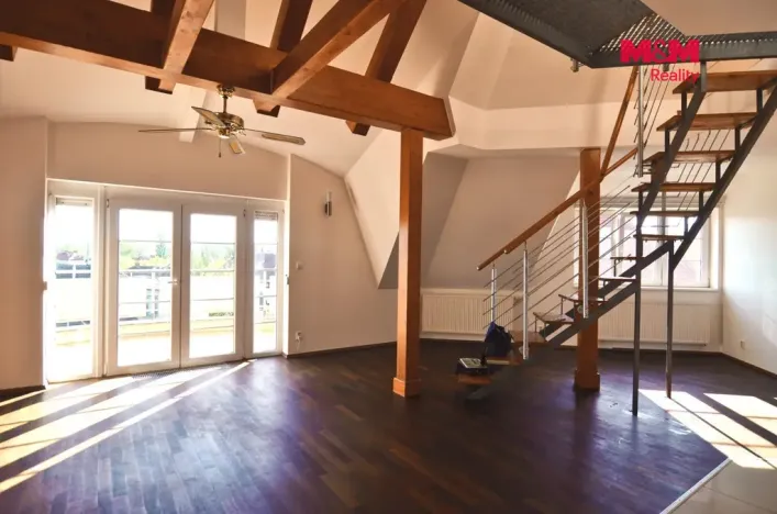 Pronájem bytu 5+kk, Praha - Hloubětín, V Novém Hloubětíně, 162 m2
