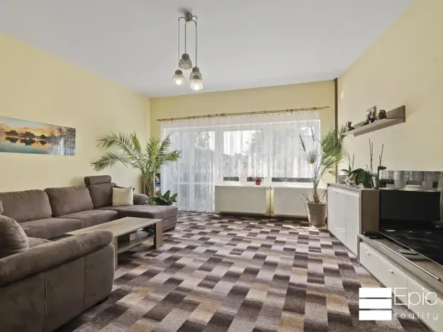 Prodej rodinného domu, Tišice, Okružní, 438 m2