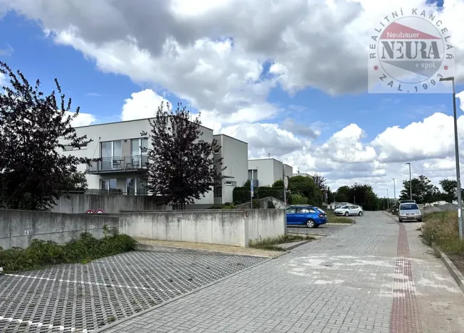 Pronájem bytu 1+kk, Praha - Dolní Počernice, Za luhem, 24 m2