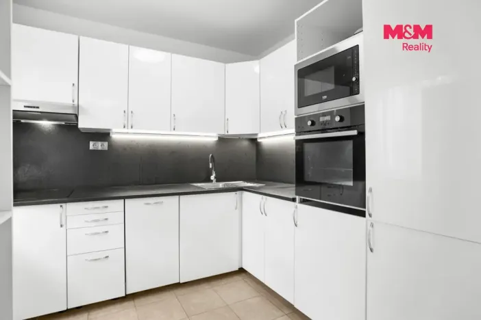 Pronájem bytu 3+1, Nupaky, U Školky, 72 m2