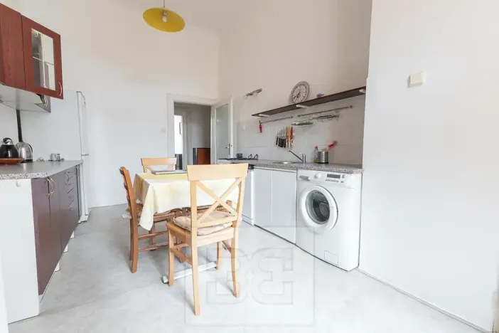 Pronájem bytu 3+1, Praha - Nové Město, Hálkova, 102 m2