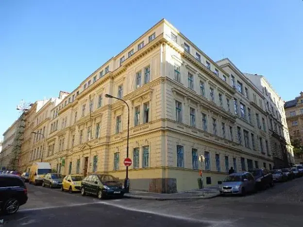 Pronájem garážového stání, Praha - Nové Město, Hálkova, 3 m2