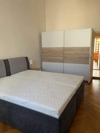 Pronájem bytu 3+1, Praha - Nové Město, Hálkova, 103 m2