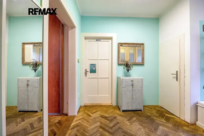 Prodej vily, Praha - Dejvice, U dejvického rybníčku, 400 m2
