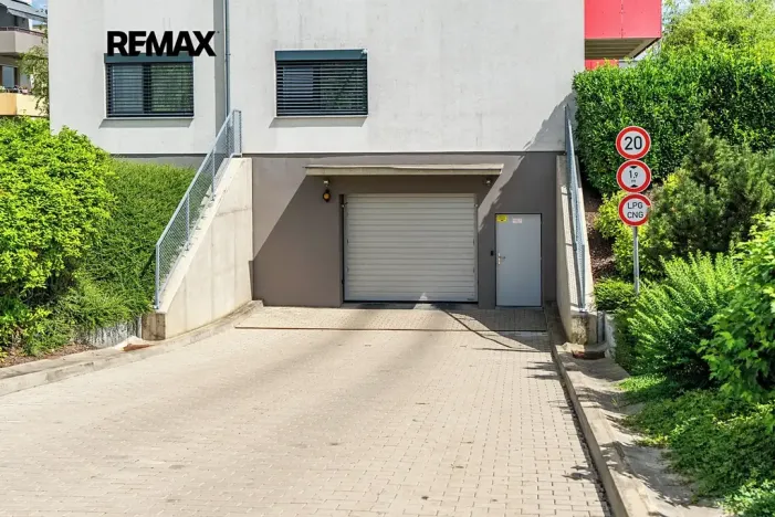 Prodej bytu 2+kk, Praha - Hostavice, U Hostavického potoka, 46 m2