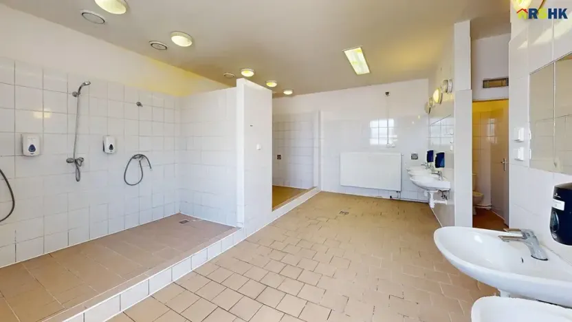 Pronájem kanceláře, Hradec Králové, Akademika Bedrny, 470 m2