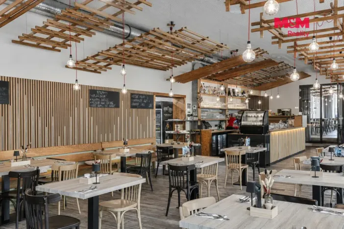 Prodej restaurace, Frenštát pod Radhoštěm, Školská čtvrť, 500 m2