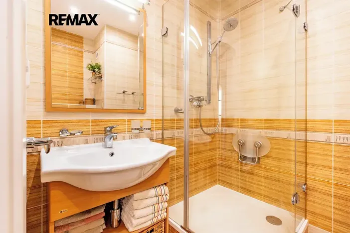 Prodej bytu 4+1, Praha - Hlubočepy, Renoirova, 90 m2