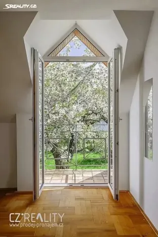 Prodej rodinného domu, Praha - Lipence, Na Bambouzku, 308 m2