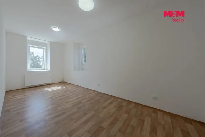 Pronájem rodinného domu, Vrátno, 302 m2