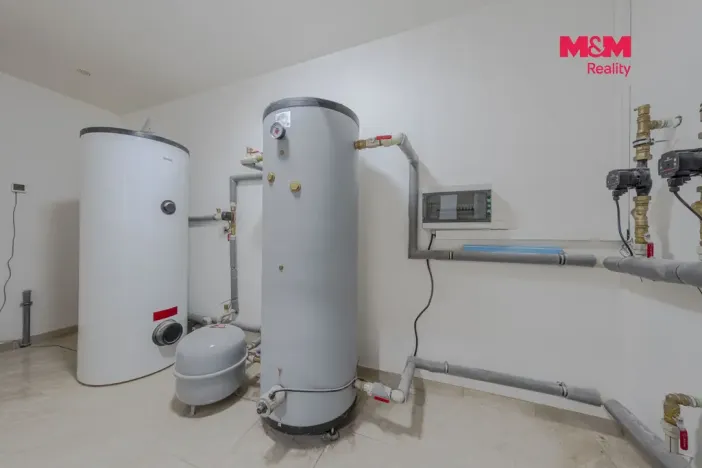 Pronájem rodinného domu, Vrátno, 302 m2