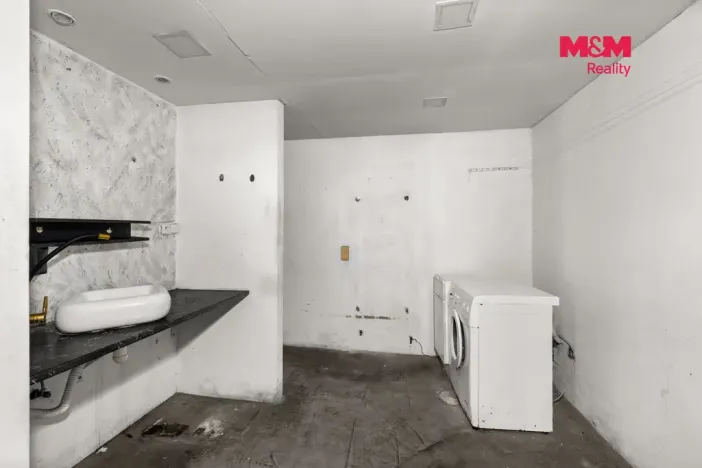 Prodej rodinného domu, Rynholec, nám. 1. máje, 363 m2