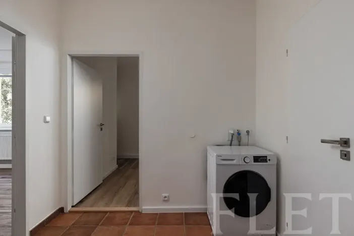 Prodej bytu 2+kk, Praha - Holešovice, U garáží, 44 m2