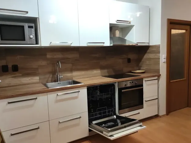 Pronájem bytu 1+kk, Brno, Škárova, 37 m2