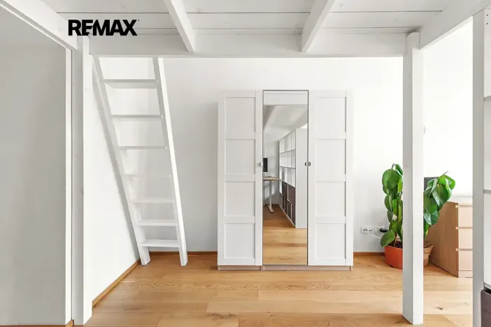 Prodej bytu 1+1, Praha - Karlín, Prvního pluku, 39 m2