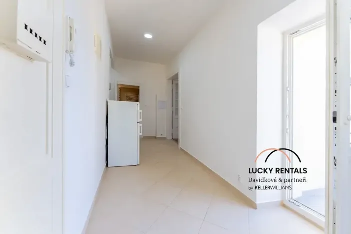 Pronájem bytu 1+kk, Praha - Vinohrady, Moravská, 49 m2