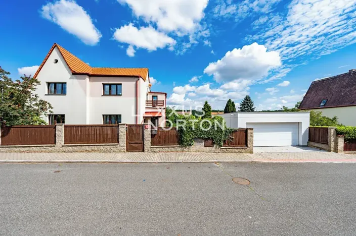 Pronájem rodinného domu, Praha - Nebušice, Hornofova, 230 m2