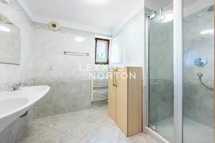 Pronájem rodinného domu, Praha - Nebušice, Hornofova, 230 m2