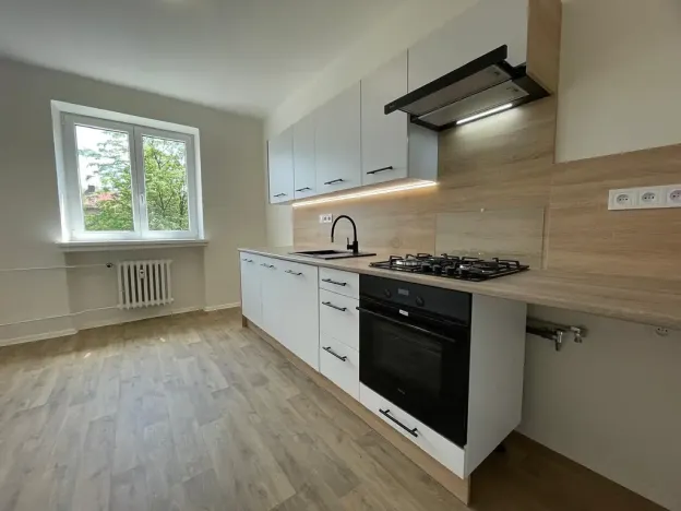 Pronájem bytu 3+1, Třinec, nám. T. G. Masaryka, 93 m2