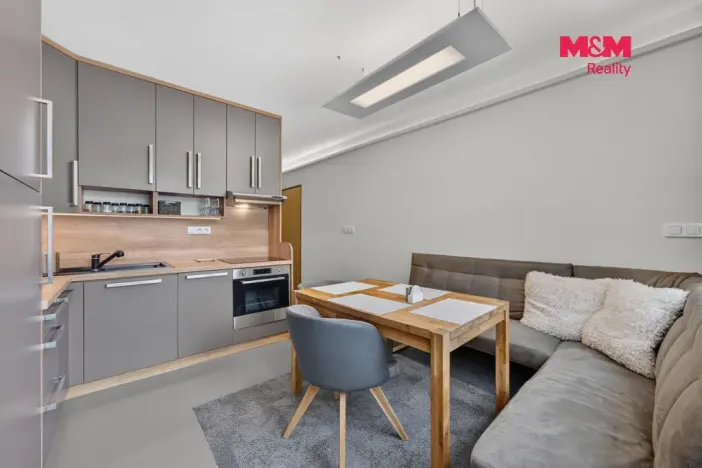 Prodej bytu 2+1, Třeboň - Třeboň II, Hliník, 62 m2