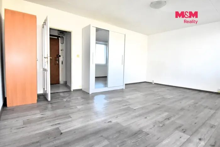 Pronájem bytu 1+1, Praha - Řepy, Makovského, 55 m2