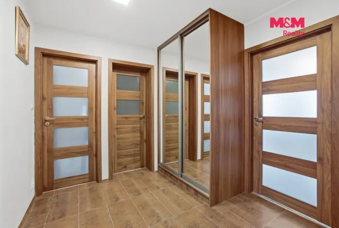 Prodej bytu 3+1, Praha - Prosek, Prosecká, 69 m2