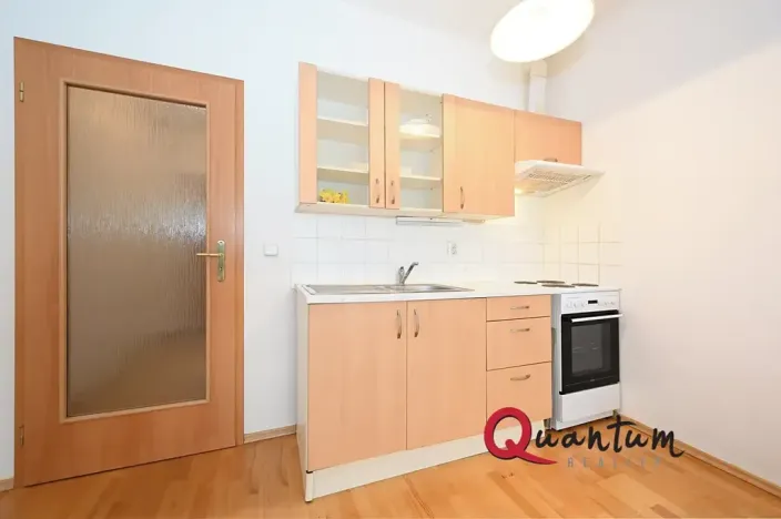 Pronájem bytu 1+kk, Praha - Michle, Jemnická, 30 m2