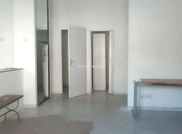 Prodej komerční nemovitosti, Viareggio, Itálie, Via della Gronda, 45 m2